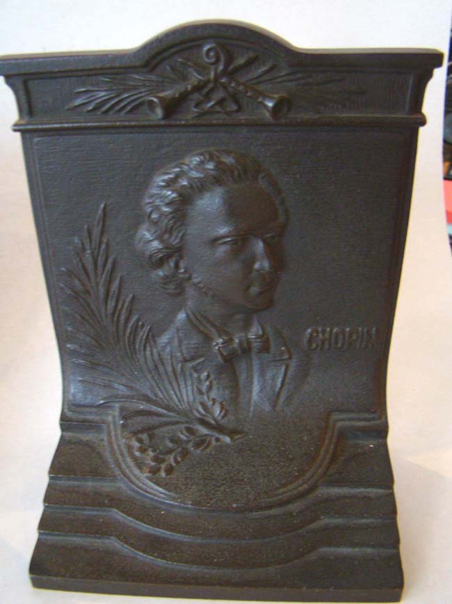 A pair of cast iron Beethoven and Chopin bookends made by Bradley & Hubbard circa 1920 — image 3